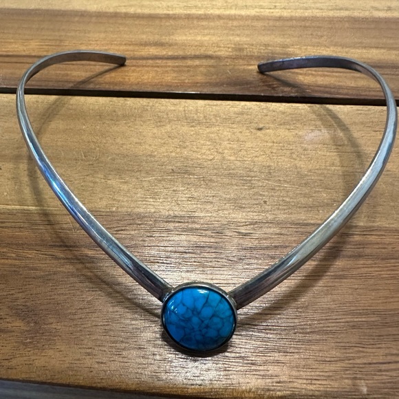 Jewelry - Silver Choker Necklace with Turquoise Stone